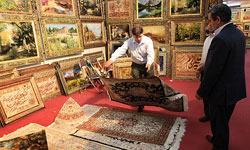 نمایشگاه فرش دست‌بافت هنرمندان لرستانی در خرم‌آباد برپا شد